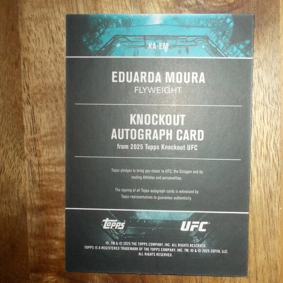 2025 Topps Knockout UFC Eduarda Moura RC Autograph /299 - Picture 5 of 5